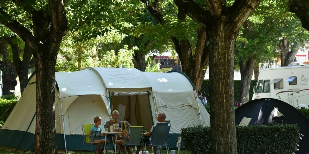 Kampeerplaatsen camping Ardeche Rives d'Arc