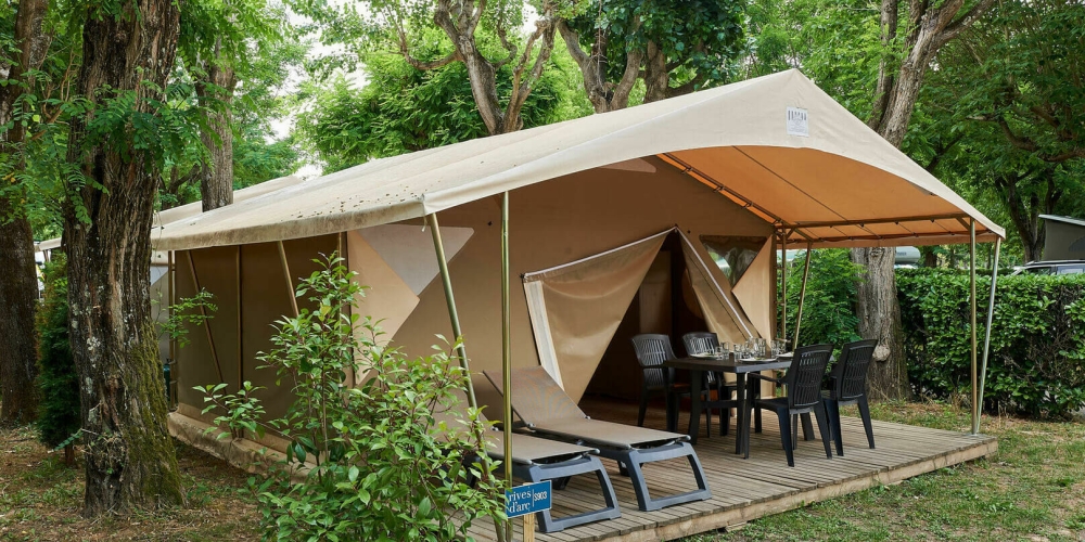 Eingerichtetes Mielt-Zelt Camping Ardeche