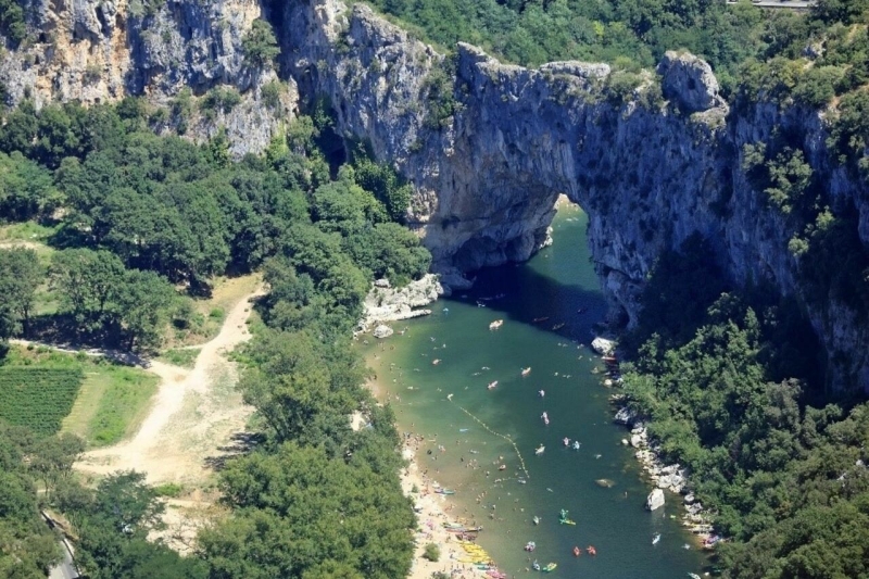 Rivière de l'Ardèche Gorges de l'Ardèche activité kayak